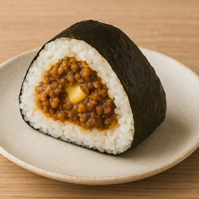 キーマカレーおにぎり