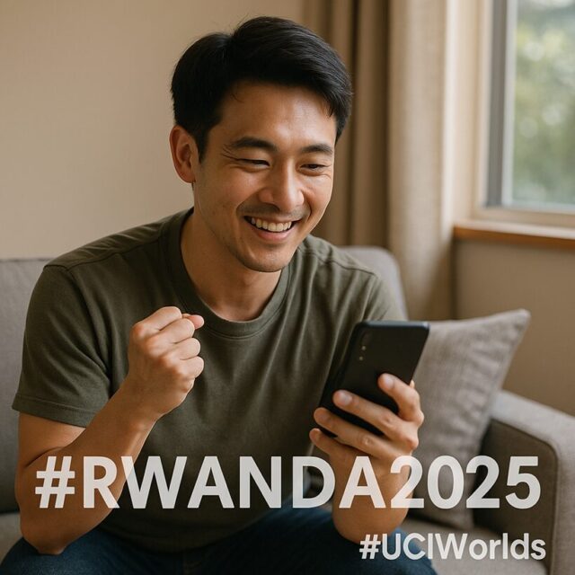 SNSでUCI世界選手権ロードレース2025を楽しむ男性