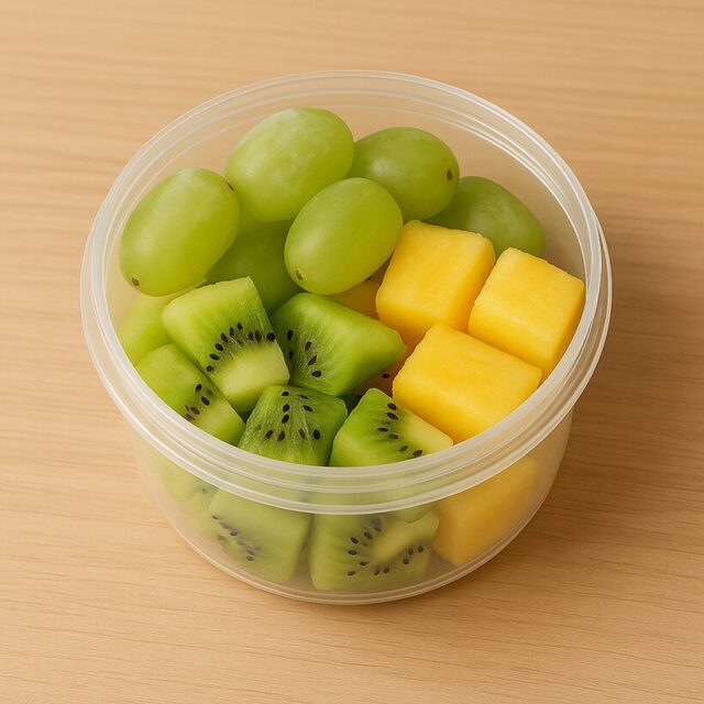 ひんやりフルーツカップ（保冷剤代わりにも）