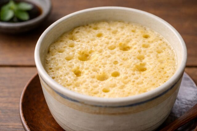 電子レンジで加熱しすぎてすが立った茶碗蒸し